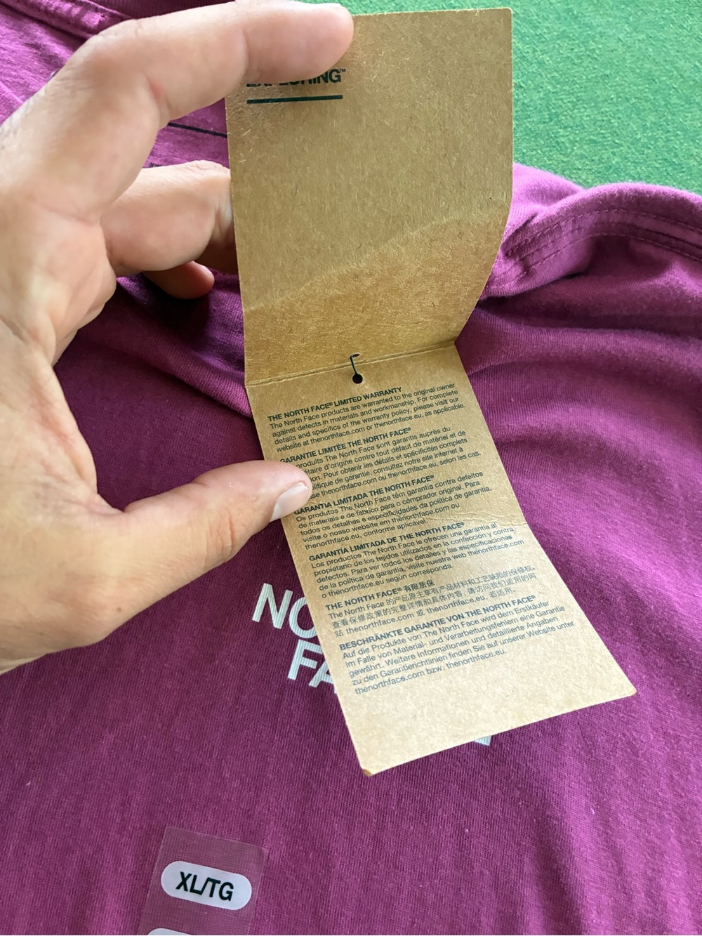 The North Face Short-Sleeve Evolution Box Fit Tee Unisex XL NWT Cyber Berry - Picture 6 of 7